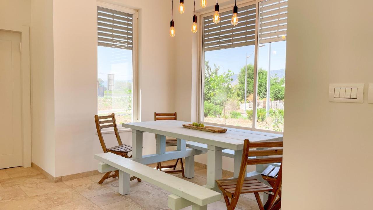 הבית הלבן בכפר בלום Villa Esterno foto