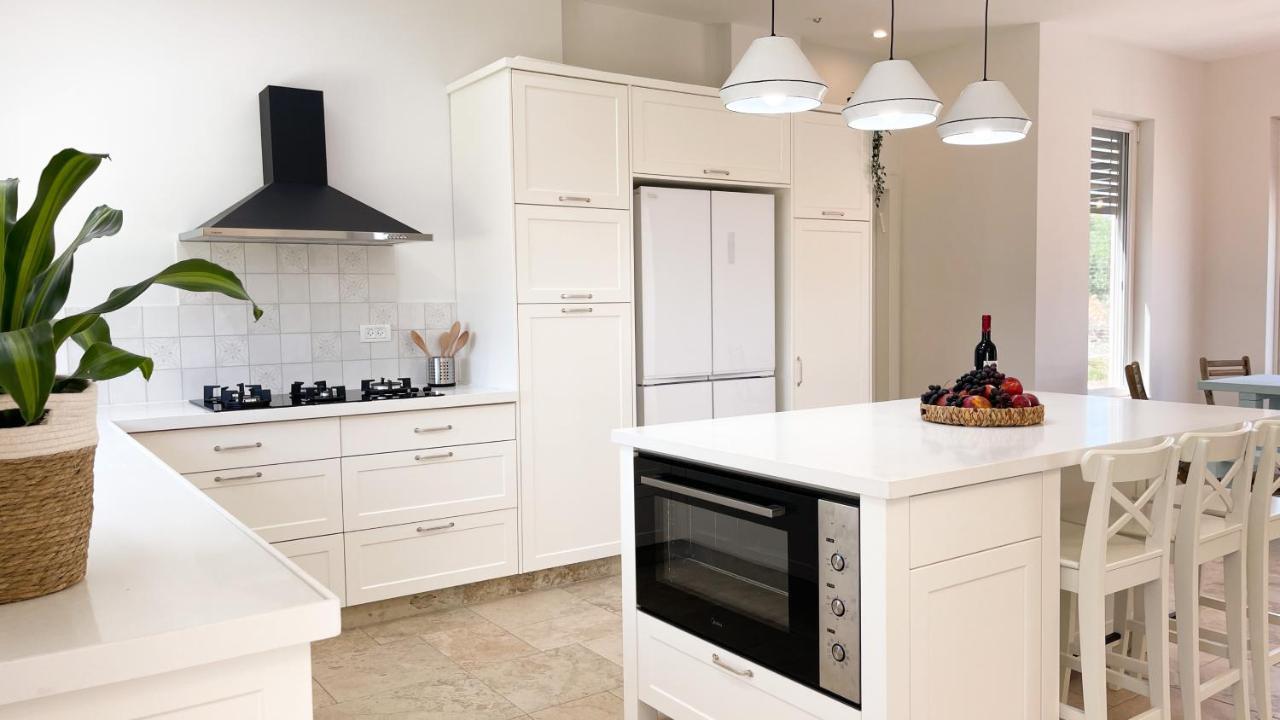 הבית הלבן בכפר בלום Villa Esterno foto
