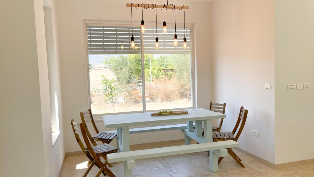 הבית הלבן בכפר בלום Villa Esterno foto