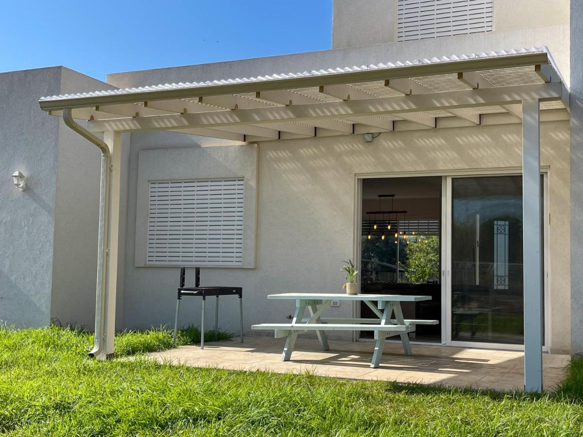 הבית הלבן בכפר בלום Villa Esterno foto